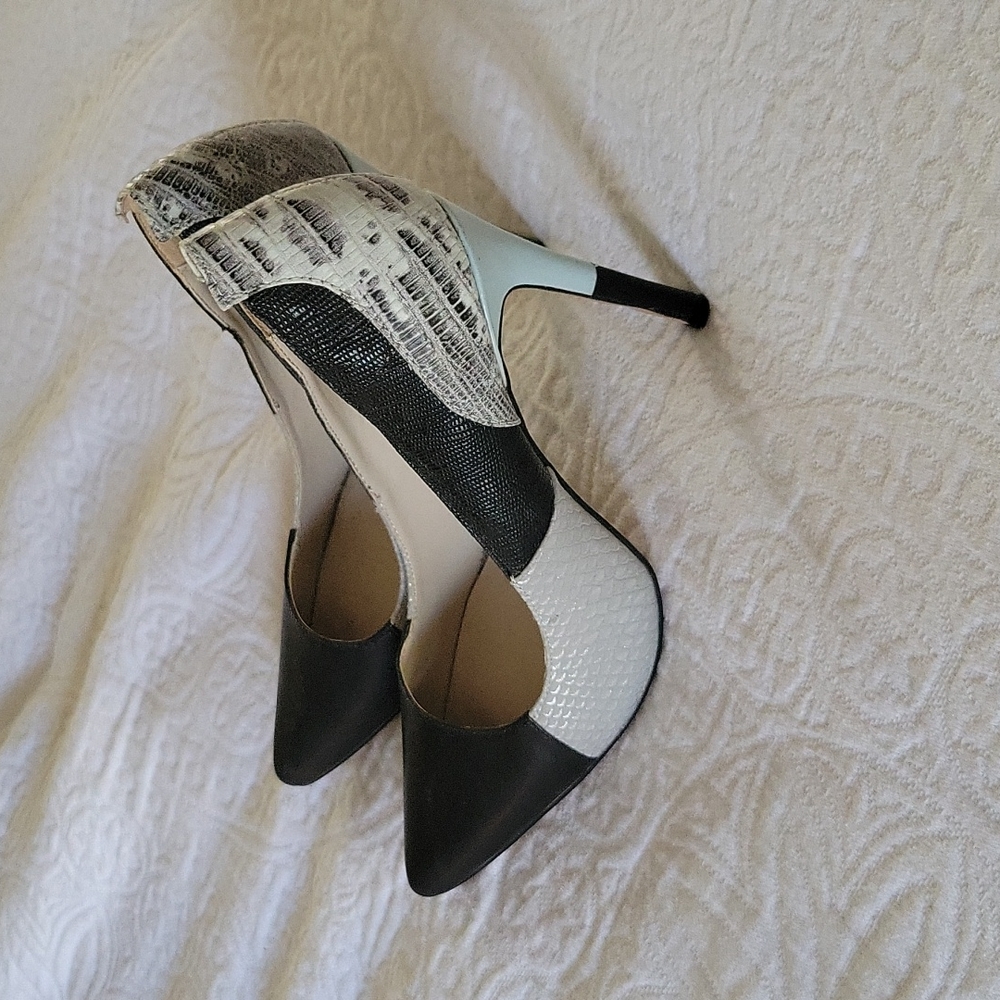 Heels - Picture 4 of 5